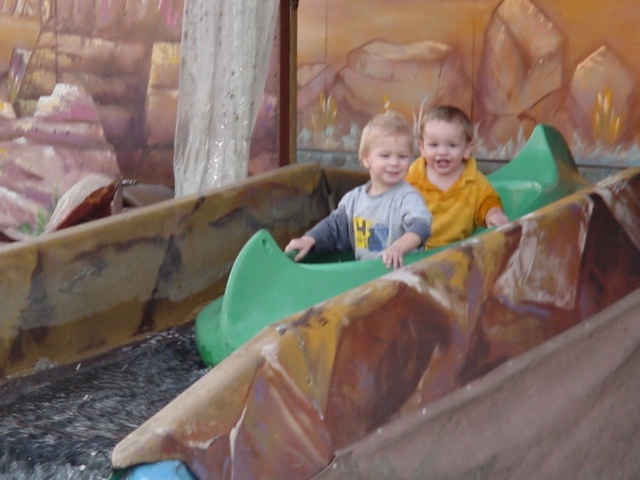 2003/03(March)/Rodeo_Pix/640x480_5 8 ManThisIsFun.JPG